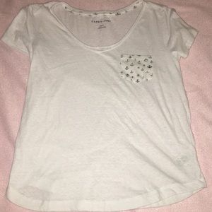 White t-shirt with anchors